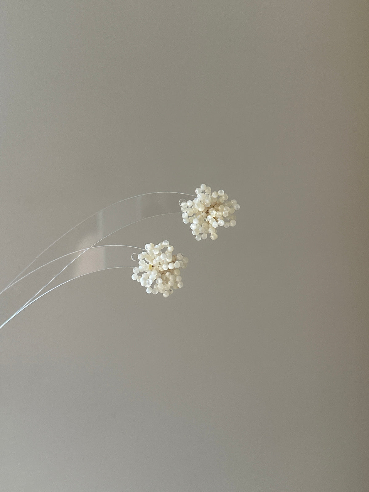 Mother-of-Pearl Flower Earrings - SH5102VR