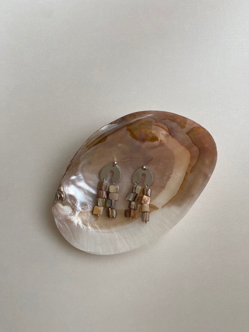 Geometric Shell Earrings - SH5112BB