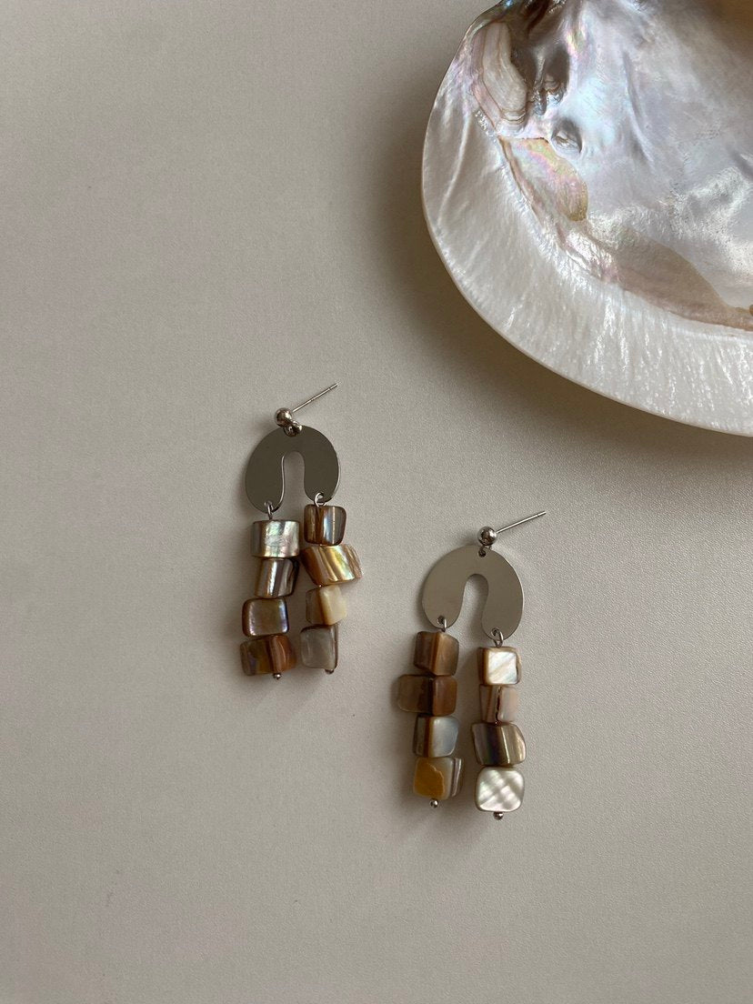 Geometric Shell Earrings - SH5112BB