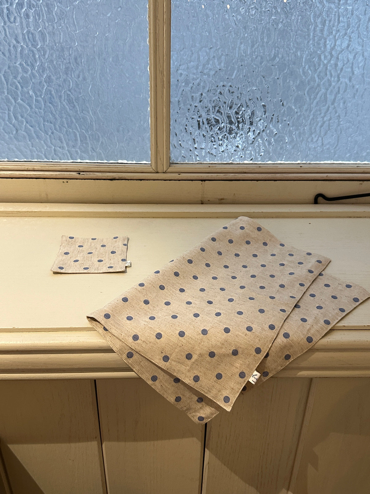 Blue Polka Dot Table Mat - SH5115ZP