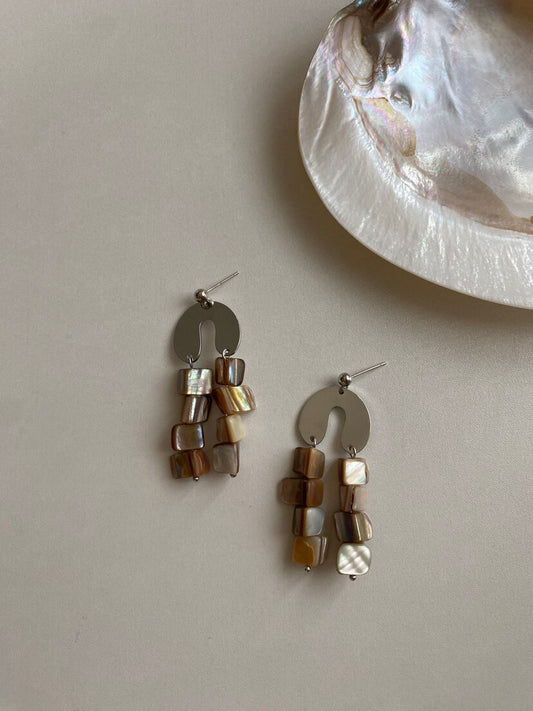 Geometric Shell Earrings - SH5112BB