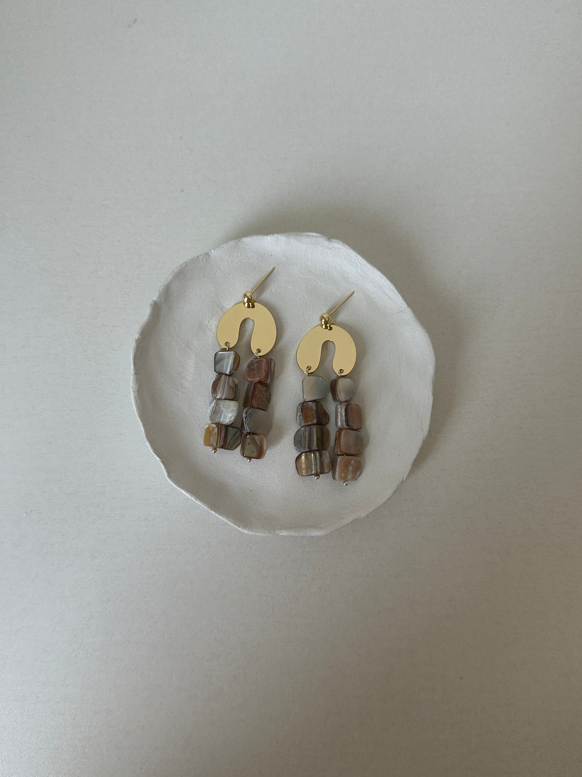 Geometric Shell Earrings - SH5112BB