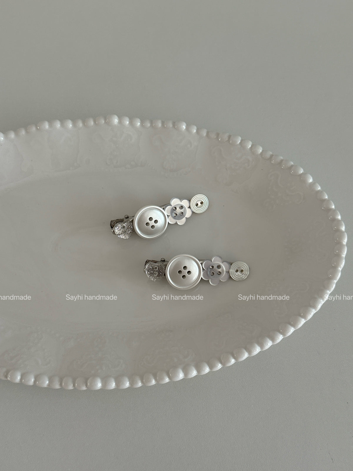 Silver White Button Flower Hair Clips - SH5126YI