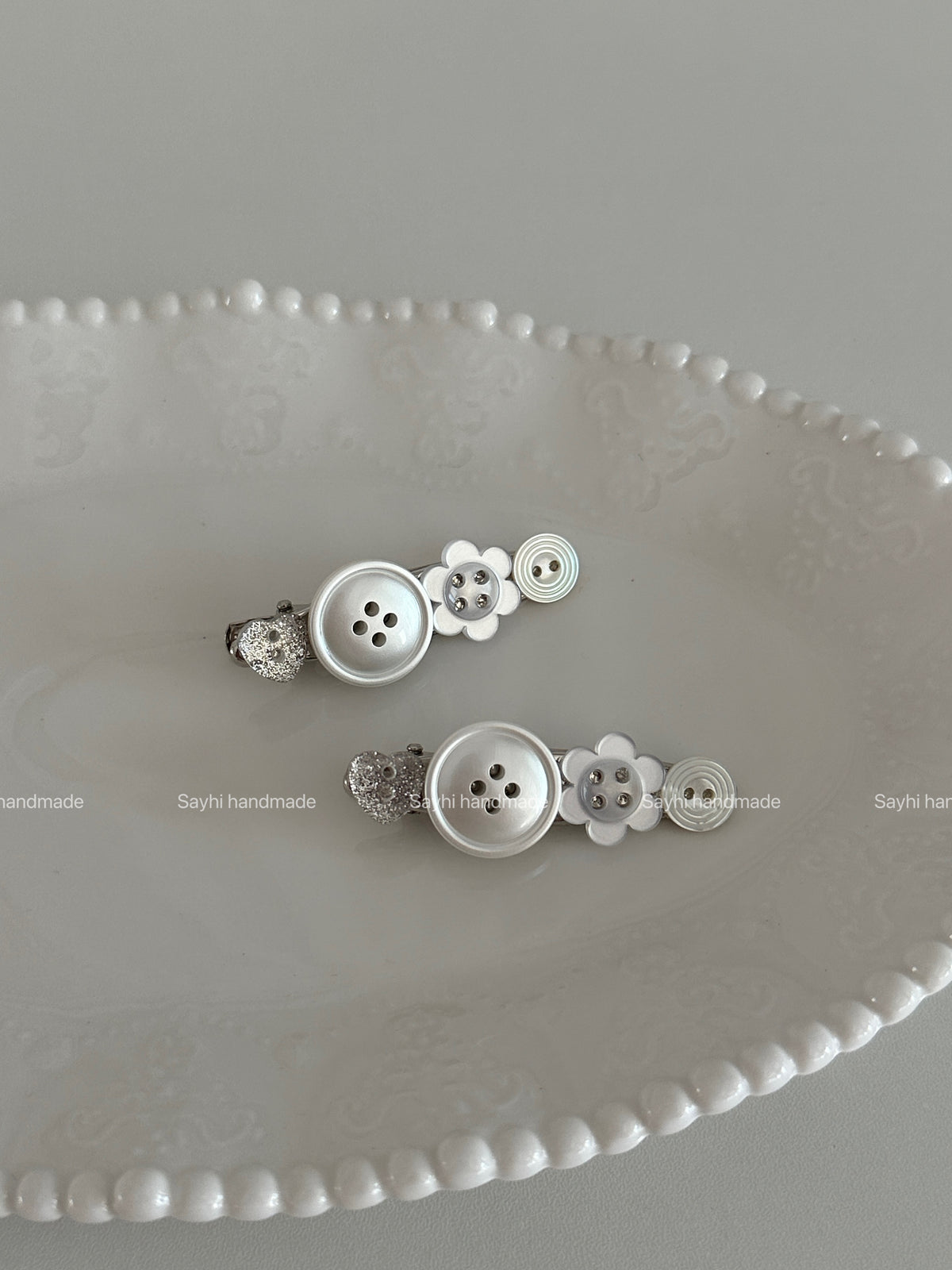 Silver White Button Flower Hair Clips - SH5126YI