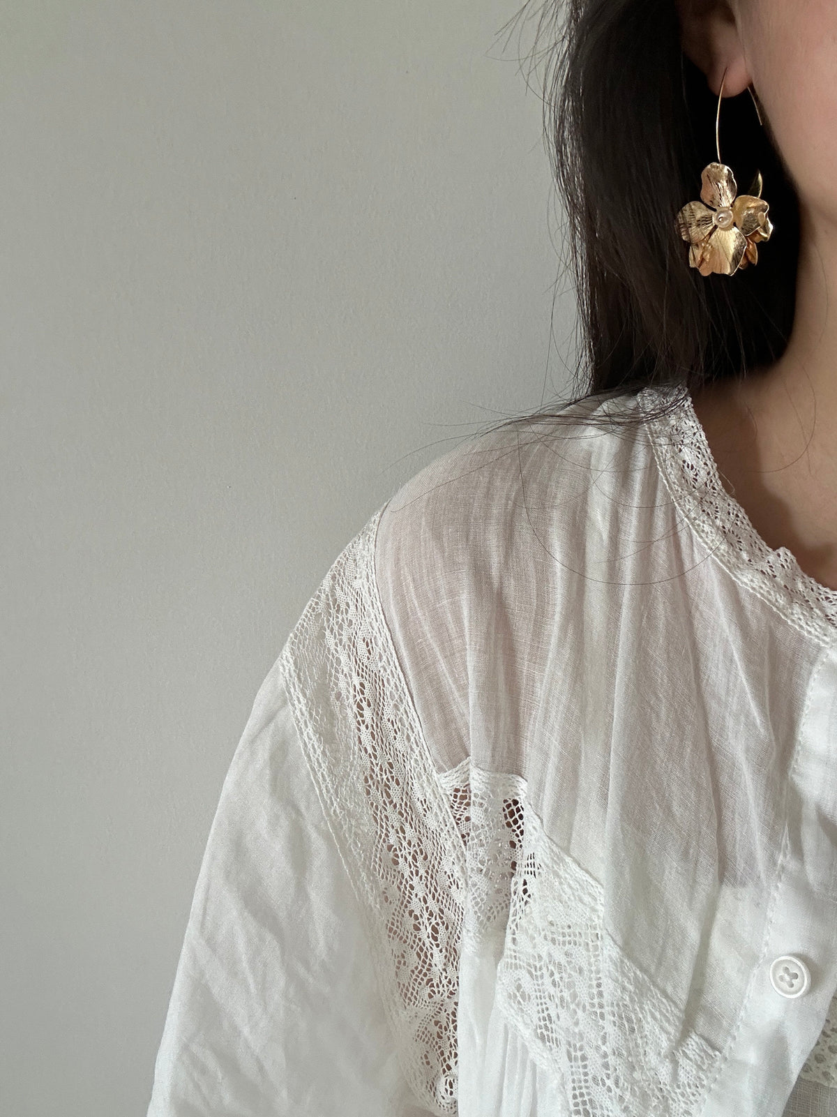 Gold Hydrangea Flower Earrings - SH5114AI