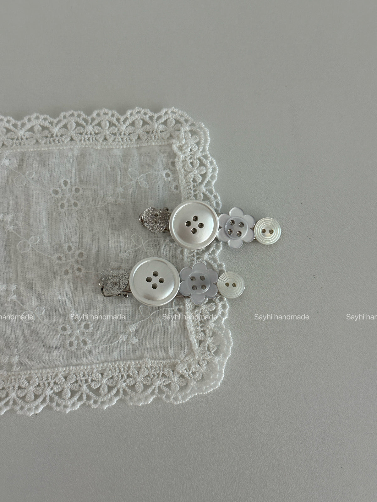 Silver White Button Flower Hair Clips - SH5126YI