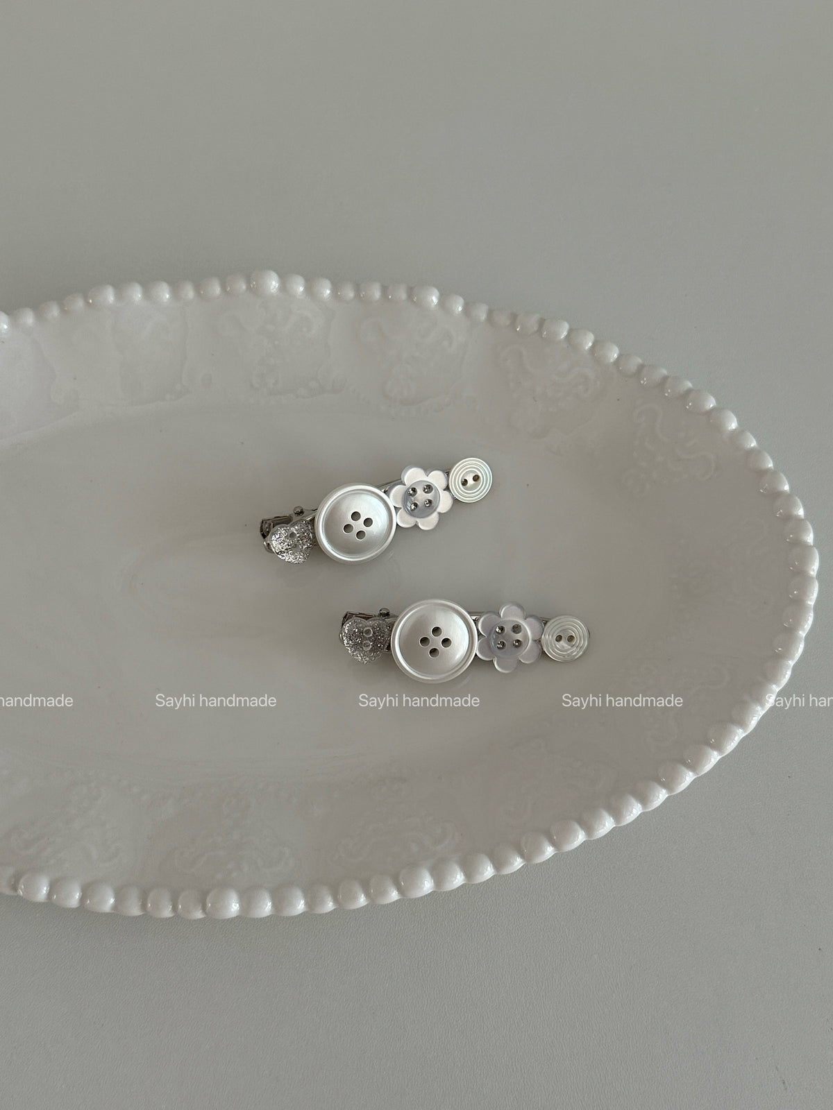 Silver White Button Flower Hair Clips - SH5126YI