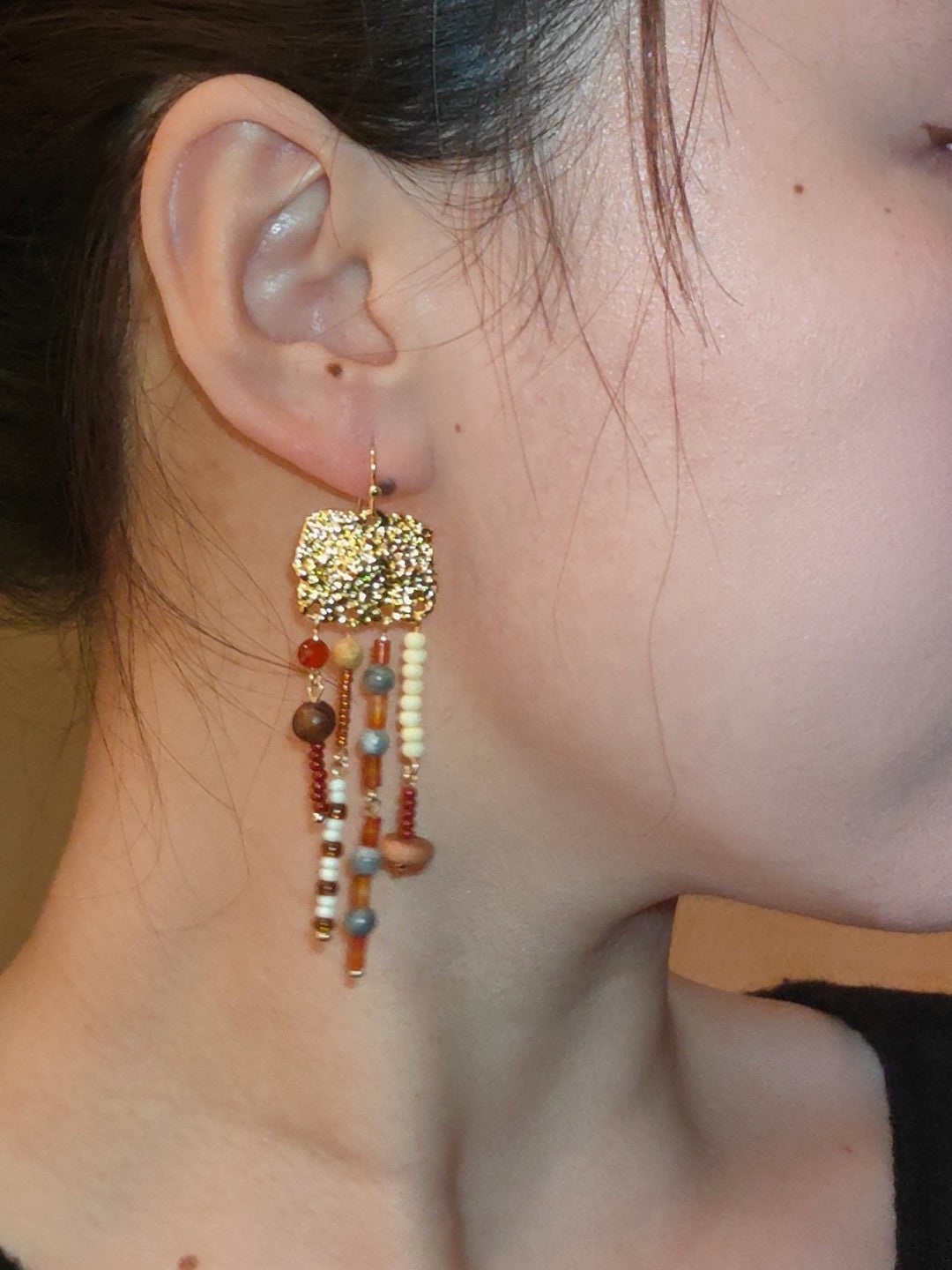 Natural Stone Sandalwood Pleated Metal Earrings