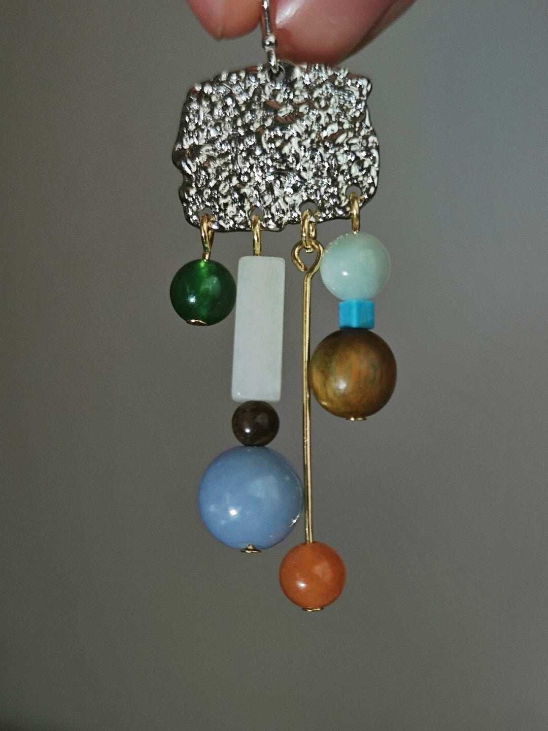 Natural Stone Sandalwood Pleated Metal Earrings